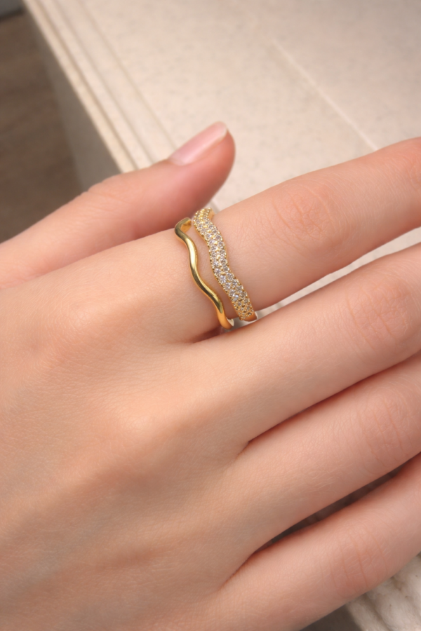 Layered wave ring
