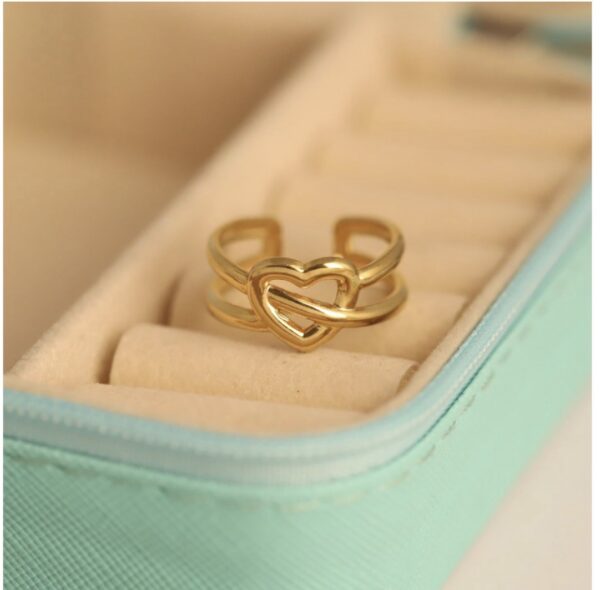 Heart loop ring