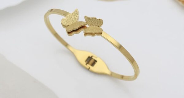 Double butterfly kada